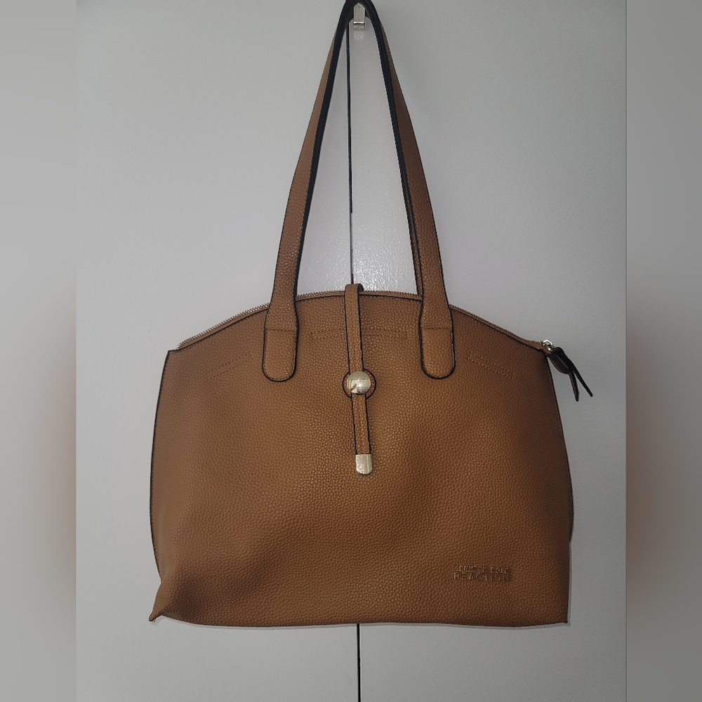 🔥HOT PICK🔥 Kenneth Cole Reaction Shoulder Bag- Tan/Beige